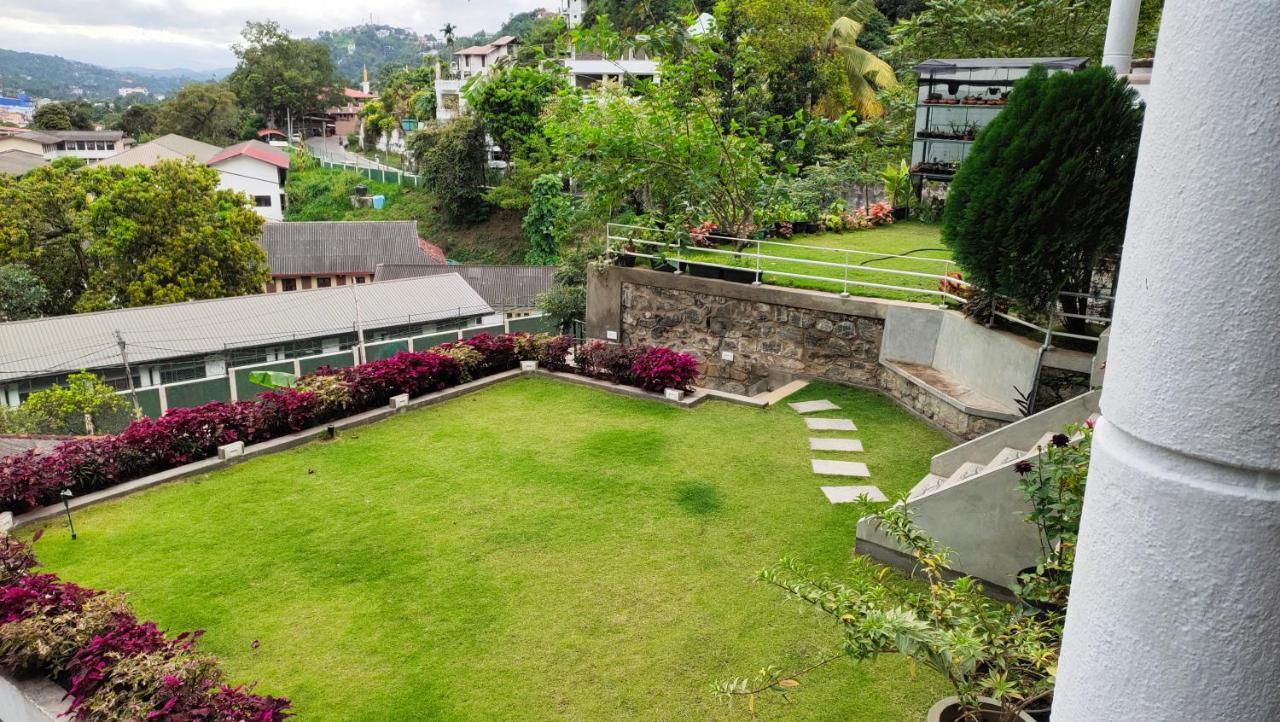 Marvel Hills Kandy Exteriér fotografie