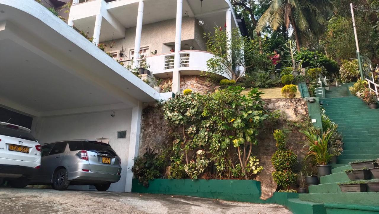Marvel Hills Kandy Exteriér fotografie