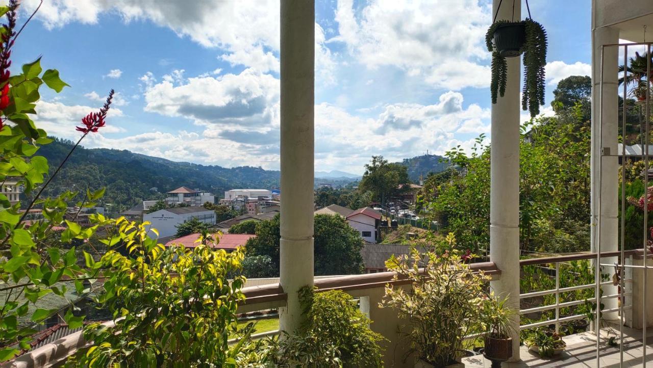 Marvel Hills Kandy Exteriér fotografie