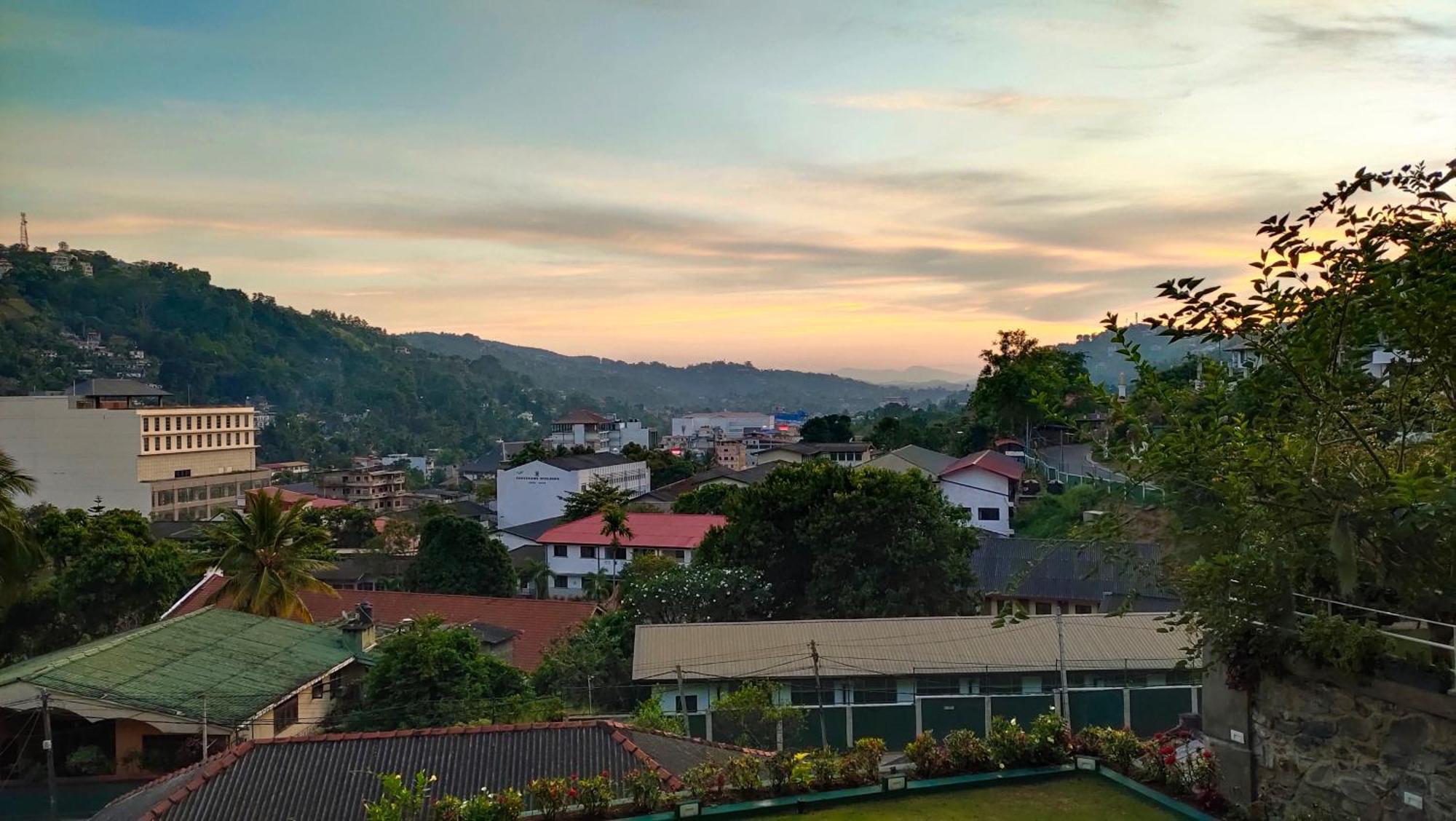 Marvel Hills Kandy Exteriér fotografie