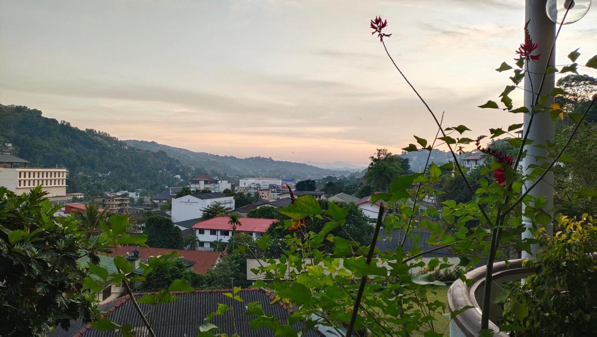 Marvel Hills Kandy Exteriér fotografie