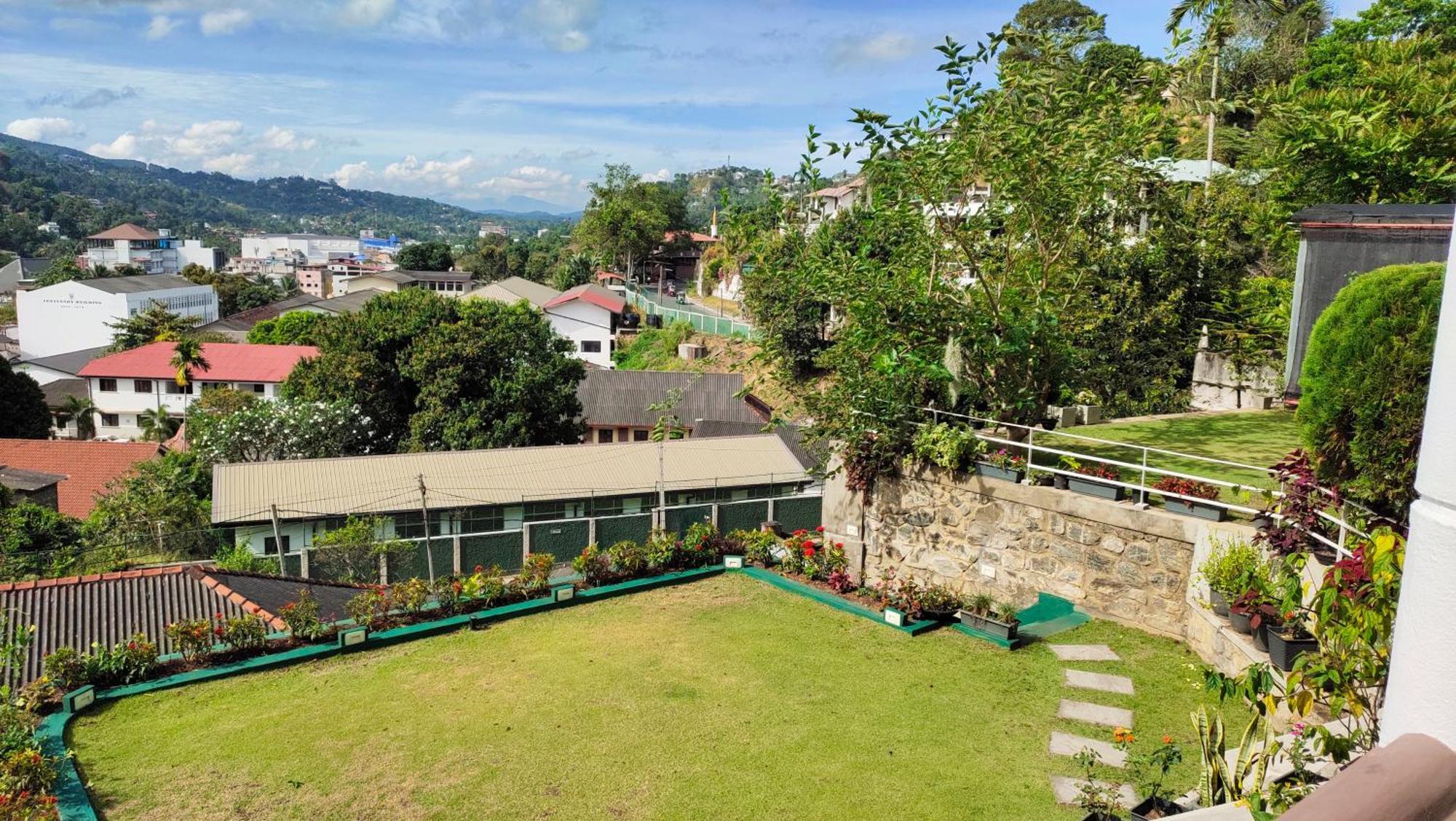 Marvel Hills Kandy Exteriér fotografie